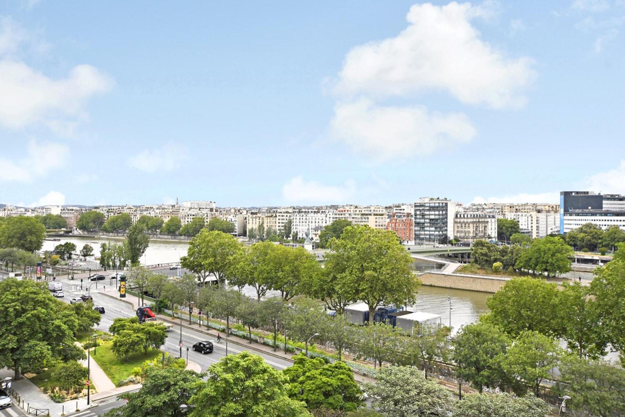 Seine & Eiffel Flat Ac Apartment *