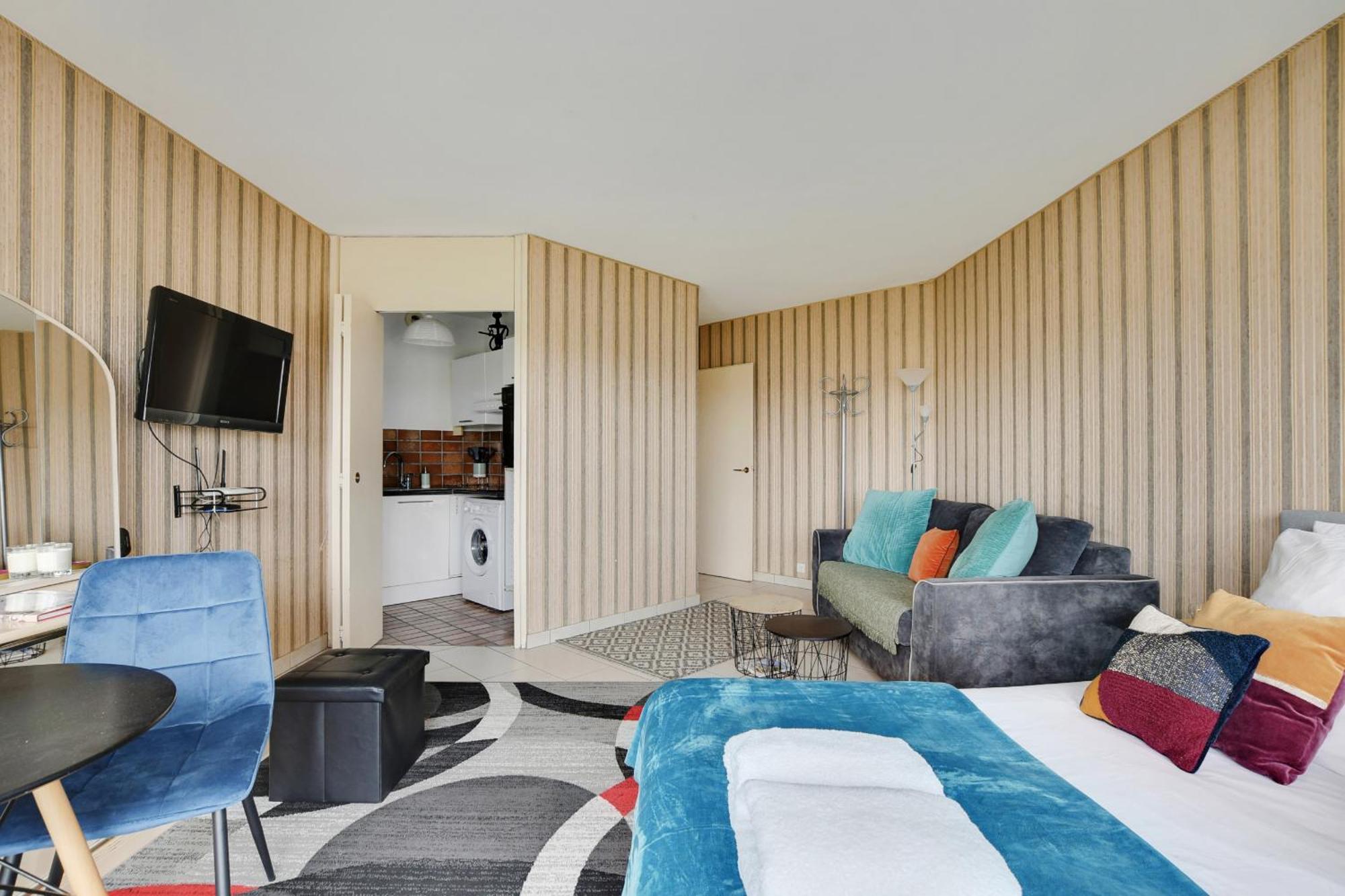 Seine & Eiffel Flat Ac Apartment *